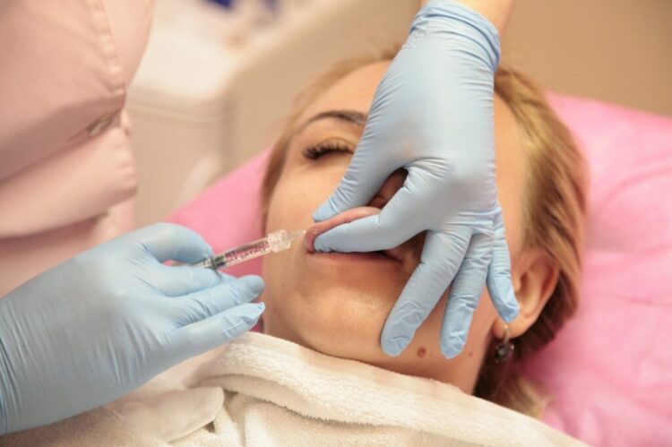 cosmetology beauty injections lips 2520554